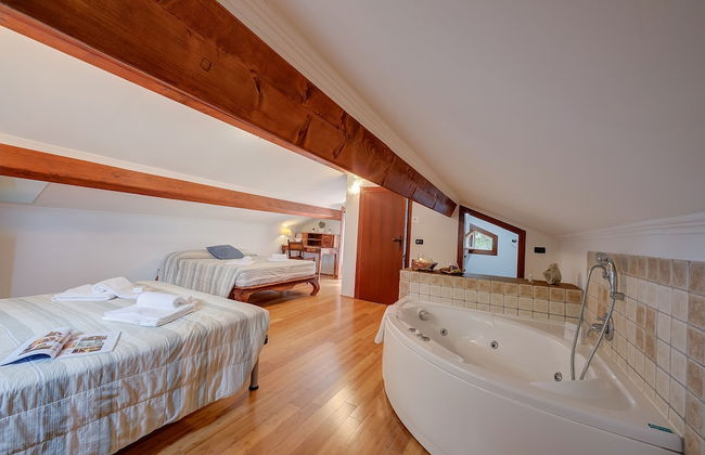 Villa Monte Enrico - Pool And Whirlpool - Foto 13