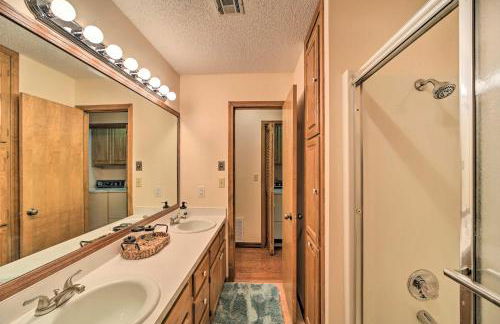 Grand Lake Views and Fire Pit Monkey Island Home! - Foto 16