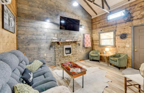Lake Eufaula Access Cozy Wood Cabin with Yard! - Foto 1