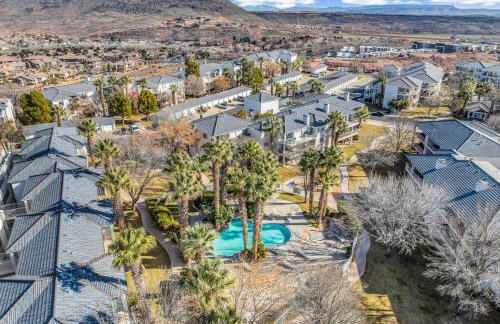 Modern Resort Condo - Pools, Courts & Scenic Views - Foto 27