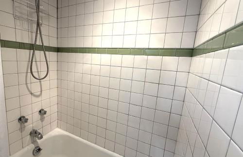 Cottage 7 - Stand Alone Queen Bed Child Loft w Twin Private Bath Kitchenette Pets Allowed Fee applies - Foto 11