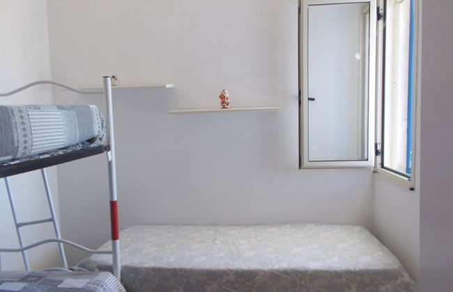 Comfortable Apartment Near the Beach - Photo 6