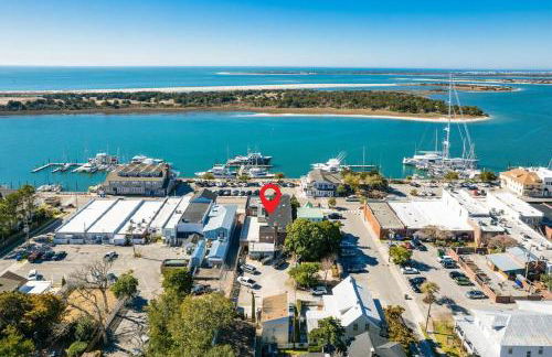 Why Knot Getaway...Rooftop with WaterView! Unit D - Foto 16