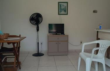 Apto 1 Quarto com Varanda e Estacionamento perto da praia - Foto 30