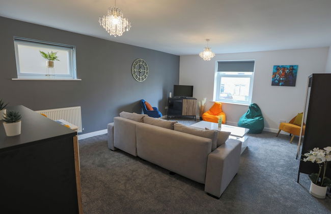 3 bed Apartment in Huddersfield - Foto 1