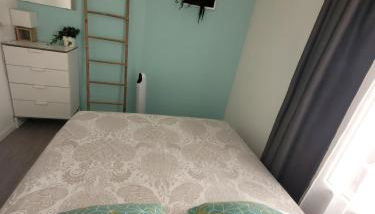 Paris par métro 4 - RER B - calme - patio privé - Foto 5