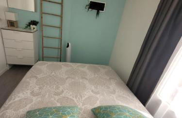 Paris par métro 4 - RER B - calme - patio privé - Foto 5