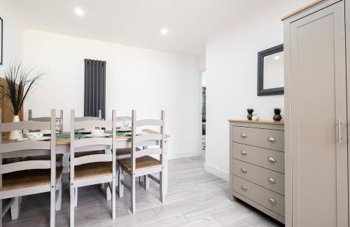 4 bedroom bungalow in Kettering - Garden - Parking - WiFi - Foto 24