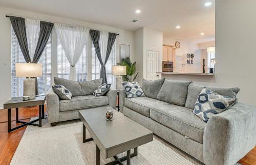 Elegant Home with Private Patio, 2 Mi to UTD Campus! - Photo 1