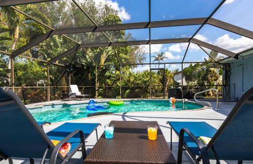 3BR With HUGE 2k sq ft Lanai & Seasonally Heated Pool - Foto 1