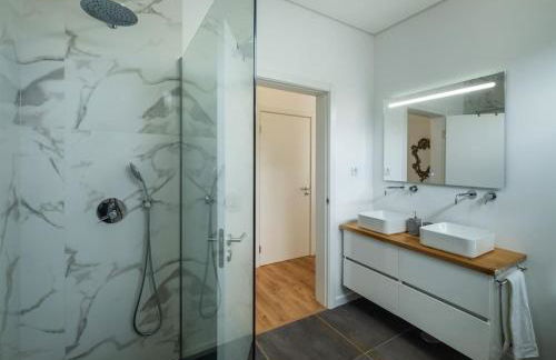 Lotus House - Heated Pool & Jacuzzi near the Beach - Photo 37