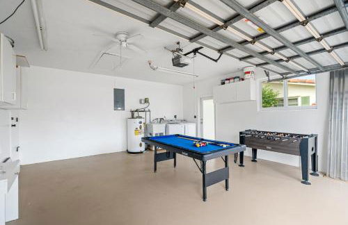 Spacious 4BR/3BA pool home, stylishly decorated - Foto 51