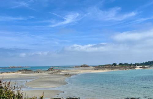 Quai du Val is a Charming Pet and Family Friendly Riverside Gite in Lehon close to Dinan Sleeps 7 - Photo 58
