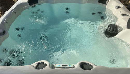 Cozy Cabin on Route 66 with Hot Tub- Edmond, OK - Foto 2