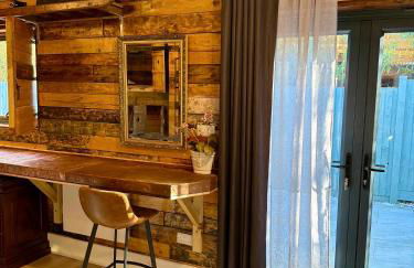 Willow Court Farm-Studio North & Petting Farm, 8 mins from Legoland & Windsor, 15 mins from Lapland UK - Photo 17