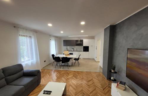 The Setting Sun - Photo 24