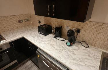 Spacious City Centre 2-Bedroom Apartment by StaySavvy Accommodation - Foto 42