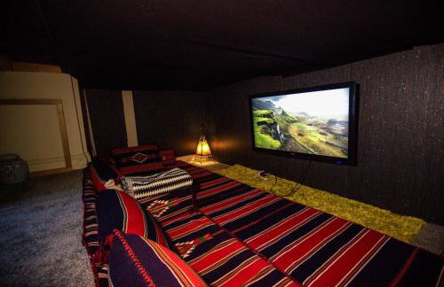 Seaside Chapel Retreat - 3-Bed Church Conversion - Snug Cinema & Free Parking - Foto 13