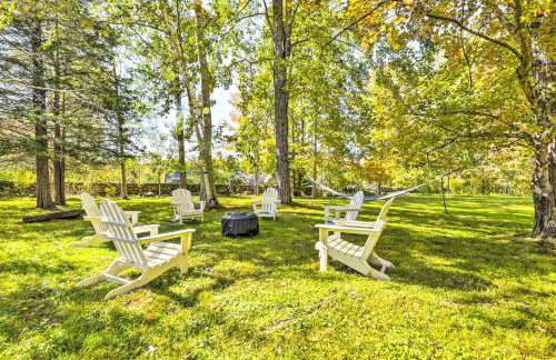 Modern Escape with Fire Pit, Near Lake Waramaug - Foto 2