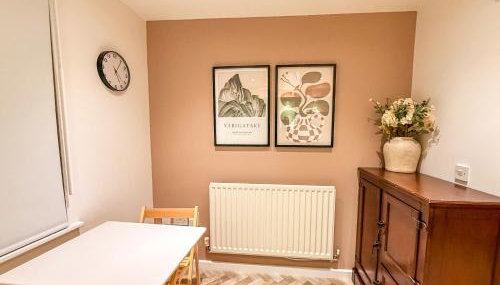 Tutu Suite I Stylish Central 2BR I Sleeps 4 I Near Cardiff City Centre I Principality Stadium I Cardiff Castle I Wales Millennium Centre I WiFi I Parking and Easy Access to Barry Island - Foto 4