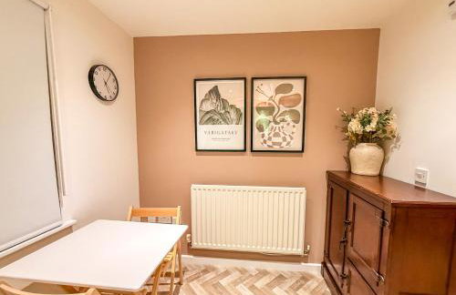 Tutu Suite - Stylish & Quiet City Centre 2 Bed Apartment I Free private Parking & Fast WiFi - Foto 4