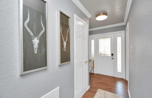 Backyard Oasis-Pool & Grill-Heart of Friendswood - Foto 7