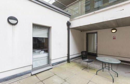 Zone 1 Modern 2 Bed 2 Bath Apt with outdoor space Hyde park - Foto 10