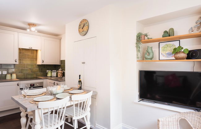 Host Stay Coombe Cottage - Foto 5