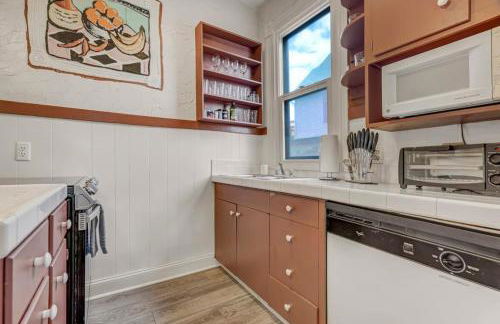 Tiger Lair Walk to CC Historic Downtown COS 4BR - Foto 13