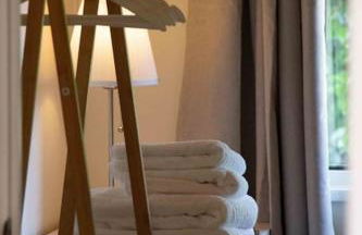 The Little House - Photo 32