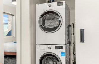 2BR in Downtown with Parking - Foto 7