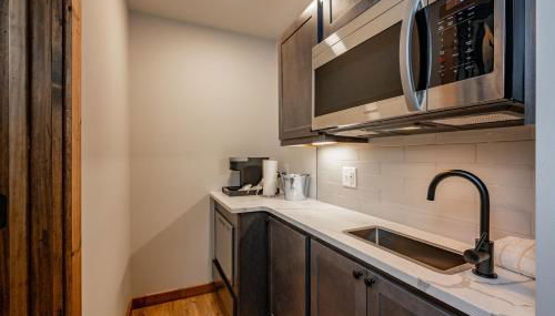 Cove Creek Lodge 201 Poolside Double Queen Fireplace Room - Foto 3