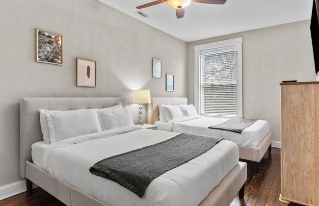 Designer Home in Shaw Right Side - JZ Vacation Rentals - Photo 12