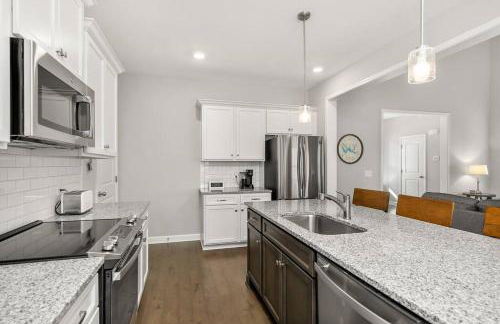 Beautiful Home with Lake and Marina Access, Firepit, Golf Cart Included - Foto 21