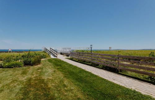 Beauty on the Beach by Bayley Vacation Rentals - Photo 39