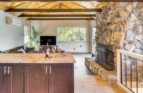 Walk to Village! Romantic Pine Mtn Nature Escape - Foto 11