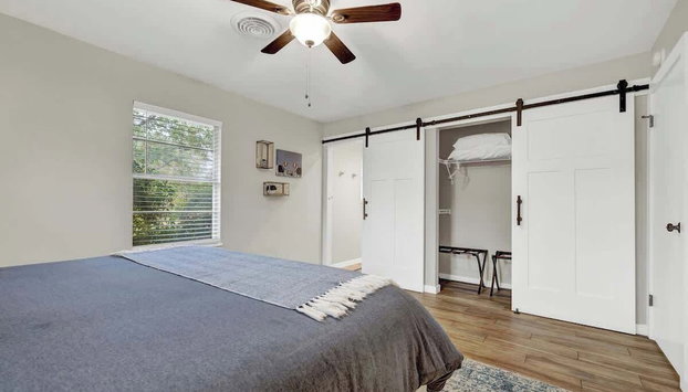 The Billie Goat Haus - Hot Tub -steps to Main St! - Foto 3, Zimmer