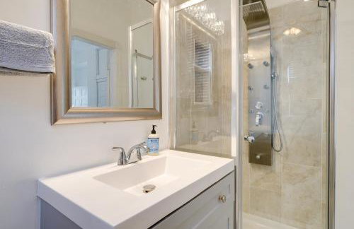 Walk to Churchill Downs Pet-Friendly Retreat! - Foto 19