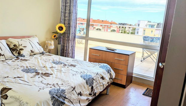 Homely Penthouse 1 Bedroom. Wrap Around Balcony. Can Sleep 5 to 6 With Addition Blow up Beds Provided - Foto 5, Habitación