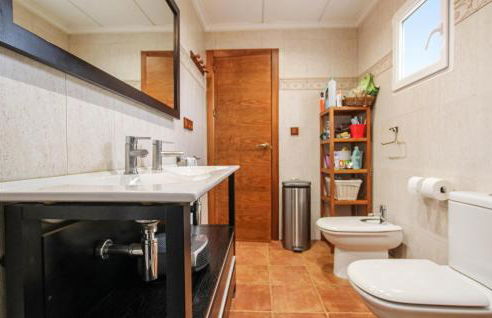 Cozy Home In Orihuela - Photo 32