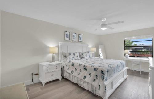 Updated and Beautiful Views - Foto 17