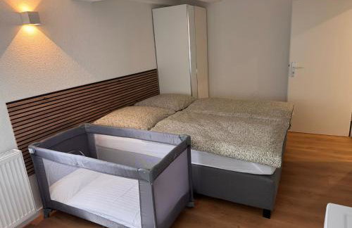 Traumhaft modernes Zimmer mit Doppelbett,,,,Gemeinschaftsbad und WC in 78554 Aldingen - Foto 8