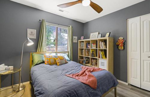 Stylish Home with in Home Gym AC Fully Fenced Yard - Foto 24