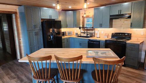 Family Friendly Lakefront Cottage, Ambajejus Lake - Foto 4