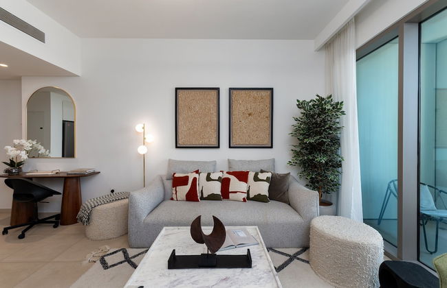 Sleek 2BR at Downtown Close to Dubai Mall - Foto 7