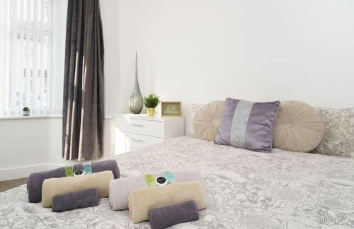 Beautiful 4 Bed Immaculate Condition Refurbished Property - Foto 24