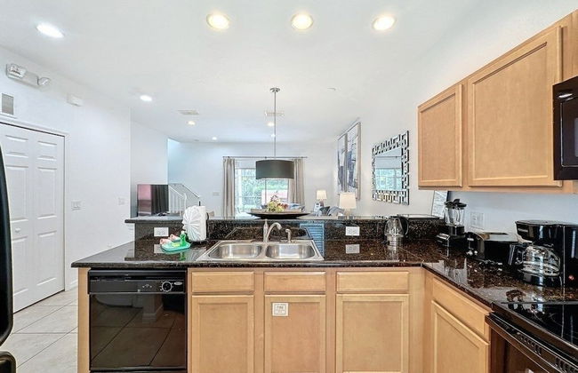 Amazing Townhouse Close To Disney 2 Bed 2.5 Bath 2 Bedroom Townhouse by RedAwning - Foto 14