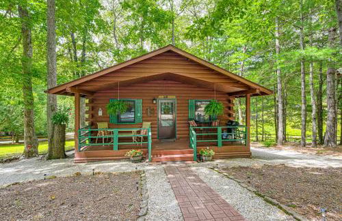 11 Mi to Dtwn Franklin Cabin with Porch! - Foto 3