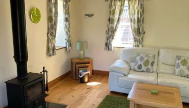 2 Bed House - Sleeps 4 - Fishing - Parking - Patio - Foto 5