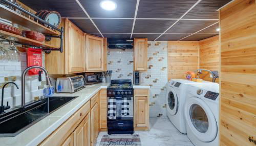 Beckley Studio with Private Hot Tub and Home Gym! - Foto 3